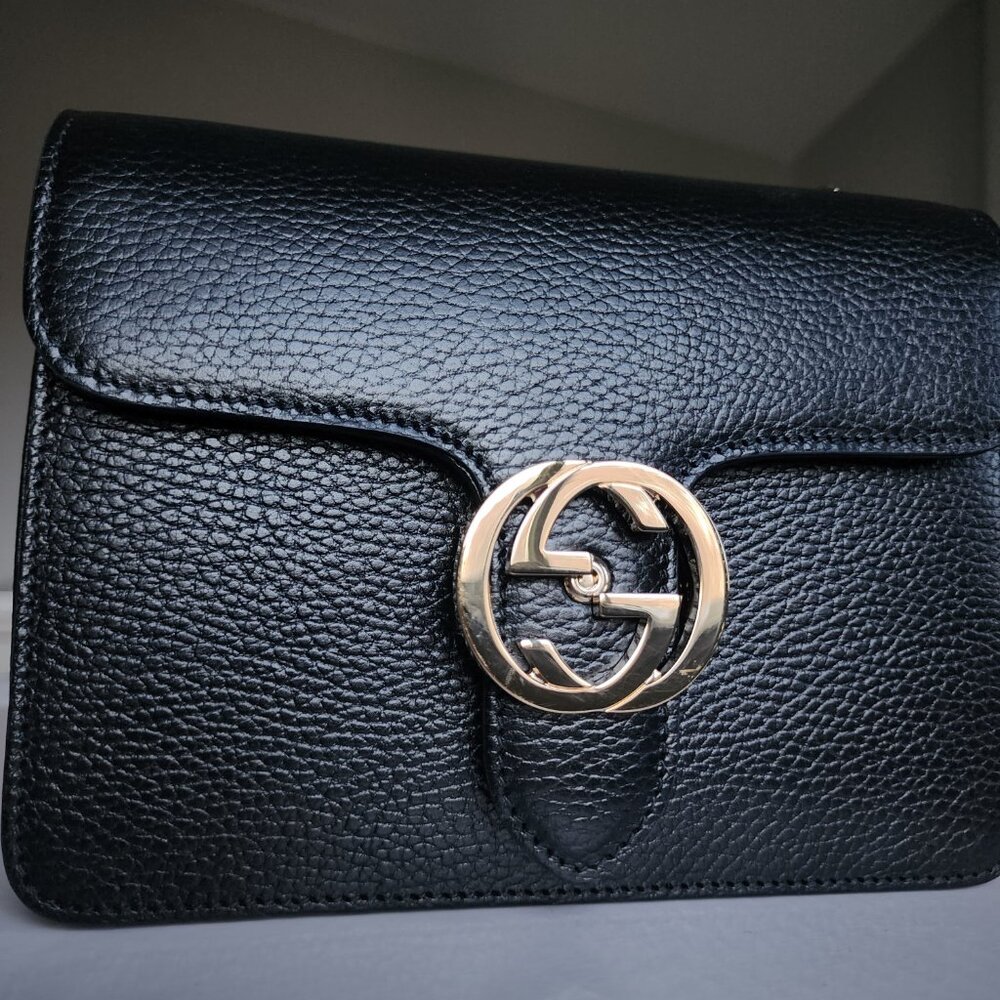GUCCI Interlocking GG Crossbody bag with chain and Gold Hardware